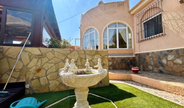 Resale - Villa -
El Chaparral - Inland