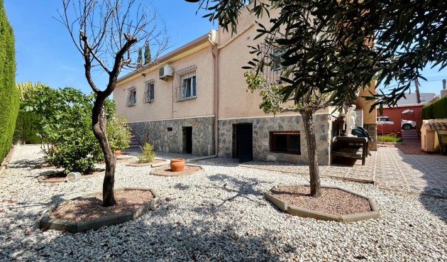 Resale - Villa -
El Chaparral - Inland