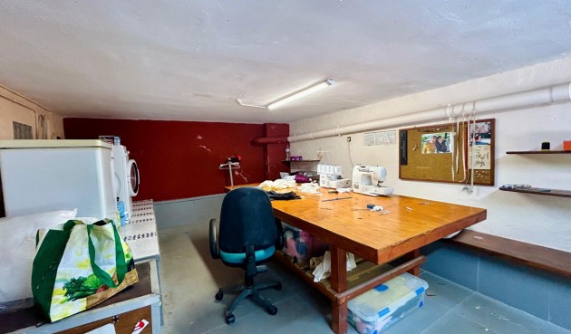 Resale - Villa -
El Chaparral - Inland