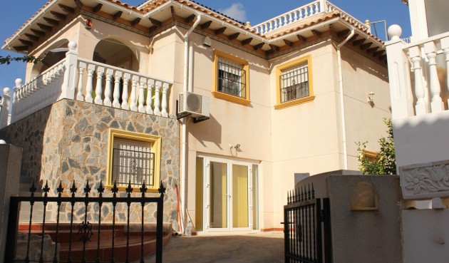 Resale - Villa -
La Zenia - Costa Blanca