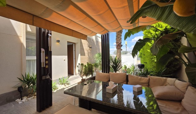 Resale - Villa -
Pilar de la Horadada - Zona Pueblo