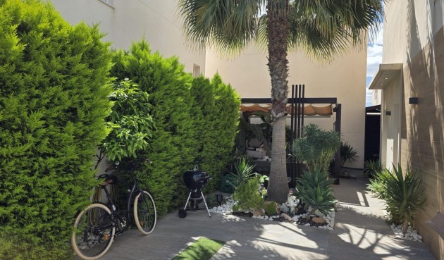 Resale - Villa -
Pilar de la Horadada - Zona Pueblo