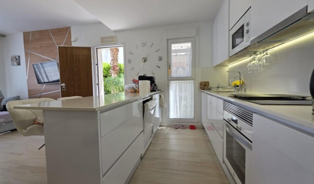 Resale - Villa -
Pilar de la Horadada - Zona Pueblo