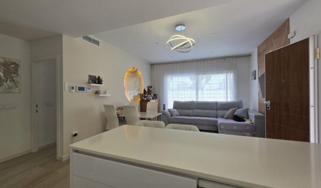 Resale - Villa -
Pilar de la Horadada - Zona Pueblo