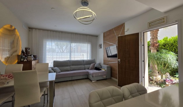 Resale - Villa -
Pilar de la Horadada - Zona Pueblo