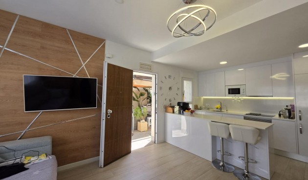 Resale - Villa -
Pilar de la Horadada - Zona Pueblo