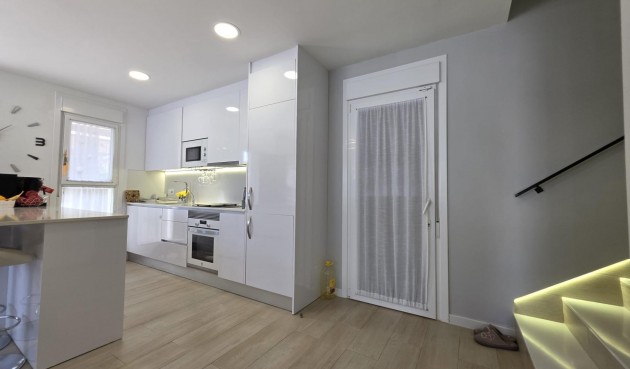 Resale - Villa -
Pilar de la Horadada - Zona Pueblo