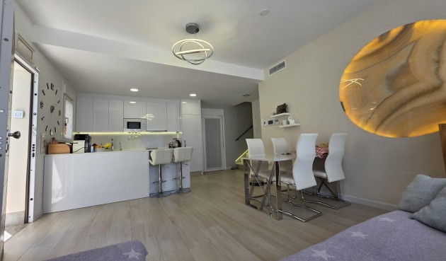 Resale - Villa -
Pilar de la Horadada - Zona Pueblo