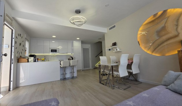 Resale - Villa -
Pilar de la Horadada - Zona Pueblo