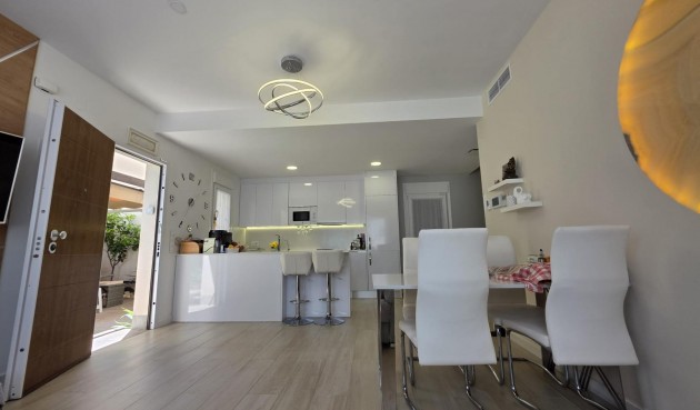 Resale - Villa -
Pilar de la Horadada - Zona Pueblo