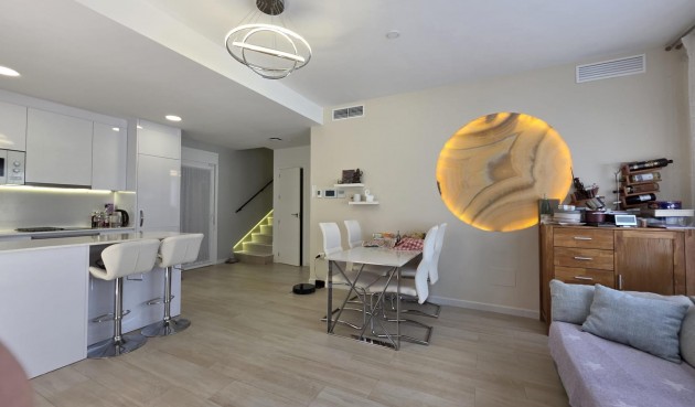 Resale - Villa -
Pilar de la Horadada - Zona Pueblo