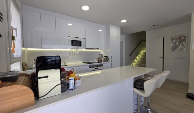 Resale - Villa -
Pilar de la Horadada - Zona Pueblo