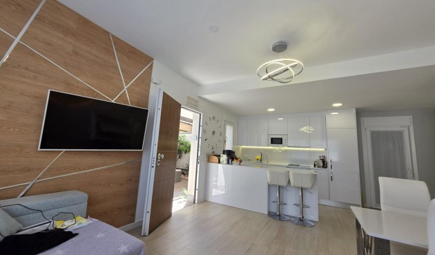 Resale - Villa -
Pilar de la Horadada - Zona Pueblo