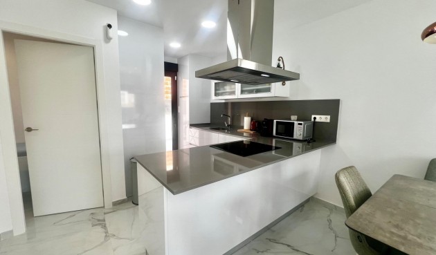 Resale - Villa -
Torrevieja - La Siesta - El Salado - Torreta