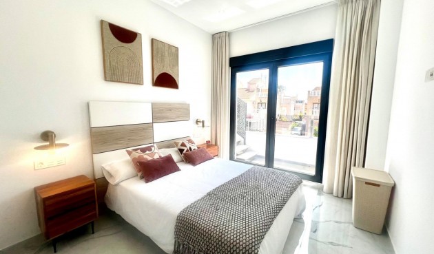 Resale - Villa -
Torrevieja - La Siesta - El Salado - Torreta