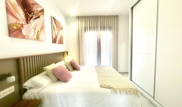 Resale - Villa -
Torrevieja - La Siesta - El Salado - Torreta