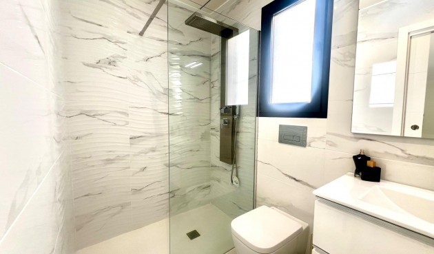 Resale - Villa -
Torrevieja - La Siesta - El Salado - Torreta