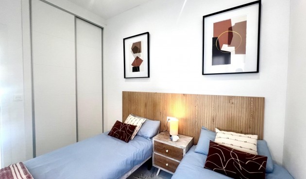 Resale - Villa -
Torrevieja - La Siesta - El Salado - Torreta