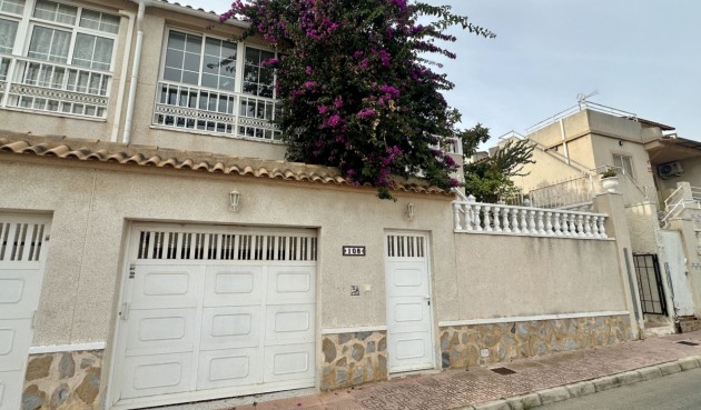 Brukt - Town House -
Orihuela Costa - Costa Blanca