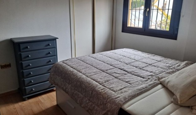 Återförsäljning - Villa -
Hondón de las Nieves - Inland