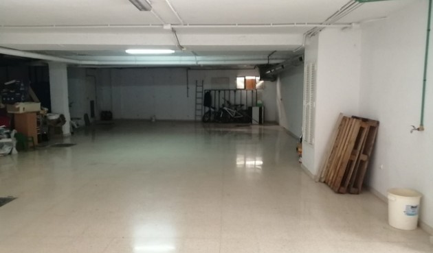 Återförsäljning - Villa -
Orihuela - Inland