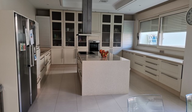 Återförsäljning - Villa -
Orihuela - Inland