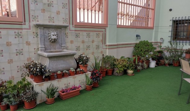 Återförsäljning - Villa -
Orihuela - Inland