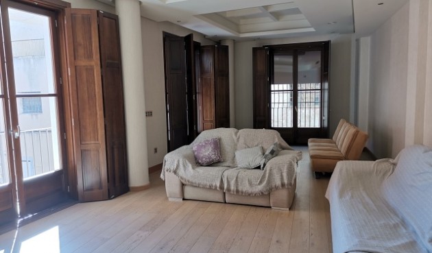 Återförsäljning - Villa -
Orihuela - Inland