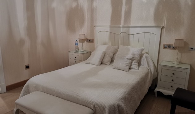 Återförsäljning - Villa -
Orihuela - Inland