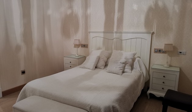 Återförsäljning - Villa -
Orihuela - Inland