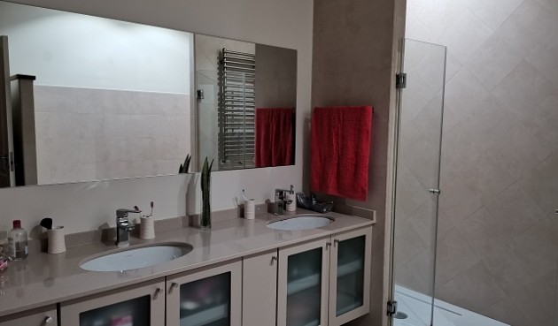 Återförsäljning - Villa -
Orihuela - Inland