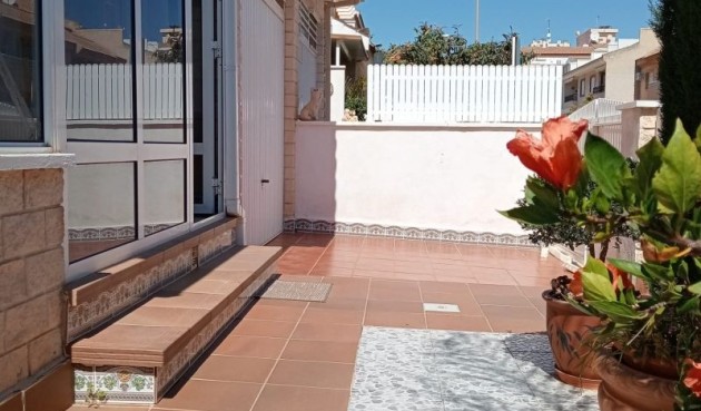 Resale - Villa -
Pilar de la Horadada - Costa Blanca
