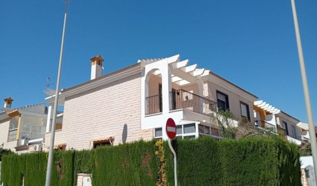 Resale - Villa -
Pilar de la Horadada - Costa Blanca