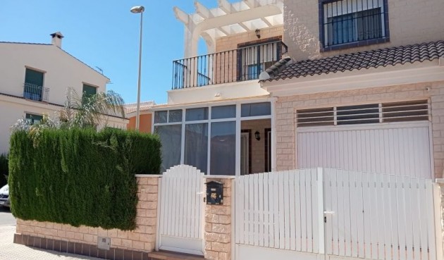 Resale - Villa -
Pilar de la Horadada - Costa Blanca