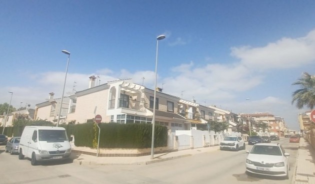 Resale - Villa -
Pilar de la Horadada - Costa Blanca