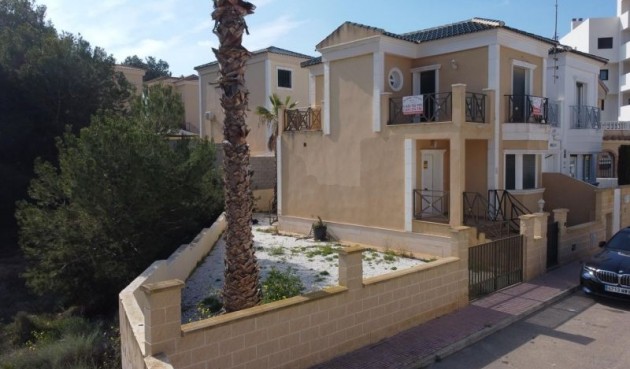 Brukt - Villa -
Orihuela - Inland