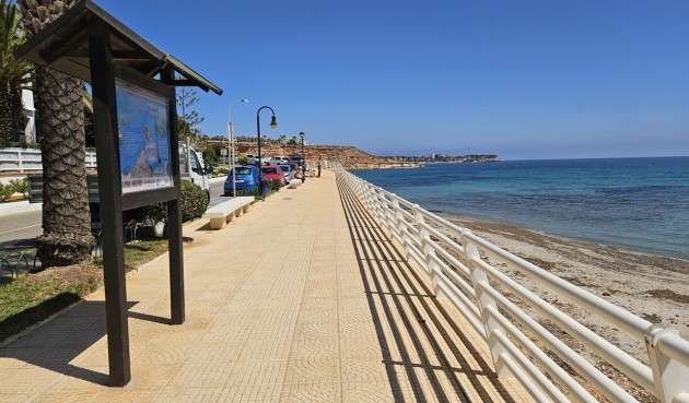 Resale - Villa -
Cabo Roig - Costa Blanca