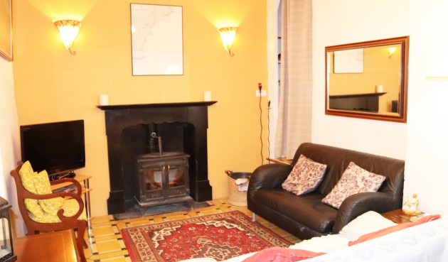 Brukt - Town House -
Castell de Castells - Inland