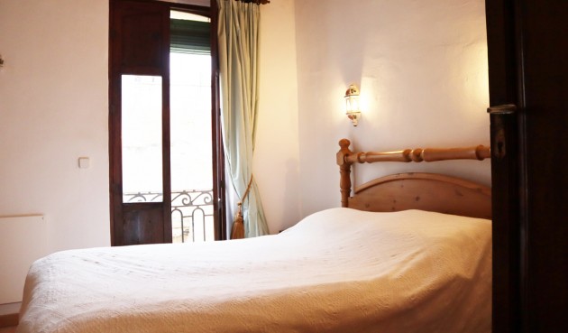 Brukt - Town House -
Castell de Castells - Inland