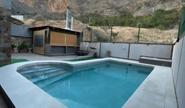 Resale - Villa -
Redován - Inland