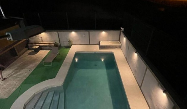 Resale - Villa -
Redován - Inland