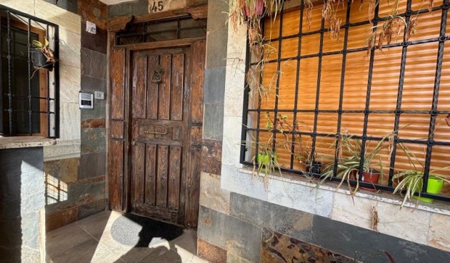 Resale - Villa -
Redován - Inland