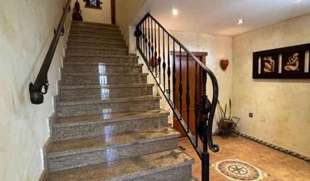 Resale - Villa -
Redován - Inland