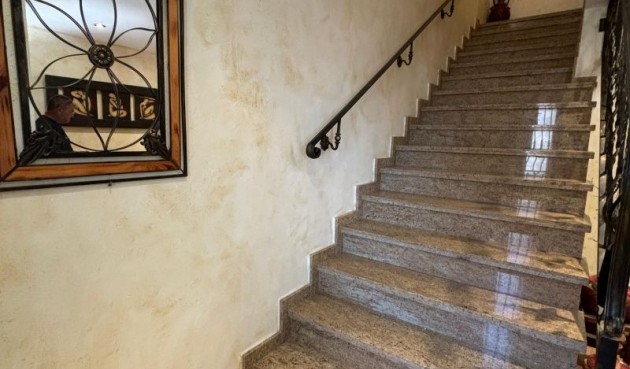 Resale - Villa -
Redován - Inland