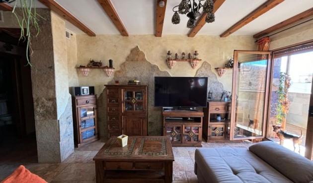 Resale - Villa -
Redován - Inland