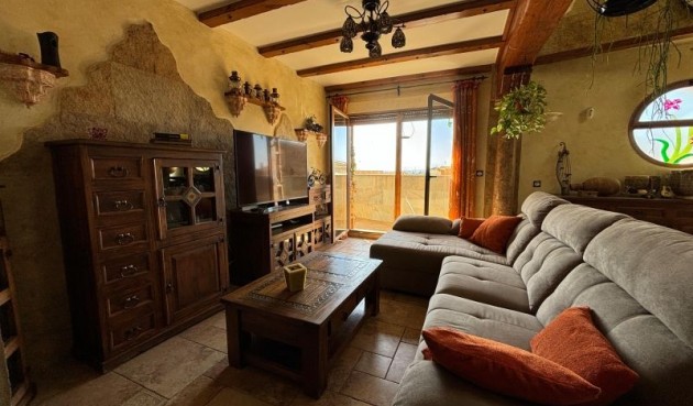 Resale - Villa -
Redován - Inland