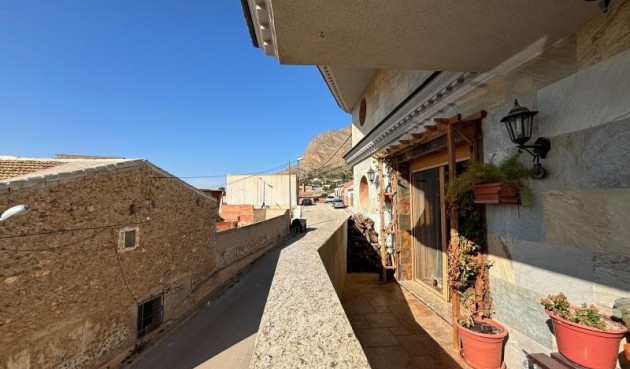 Resale - Villa -
Redován - Inland