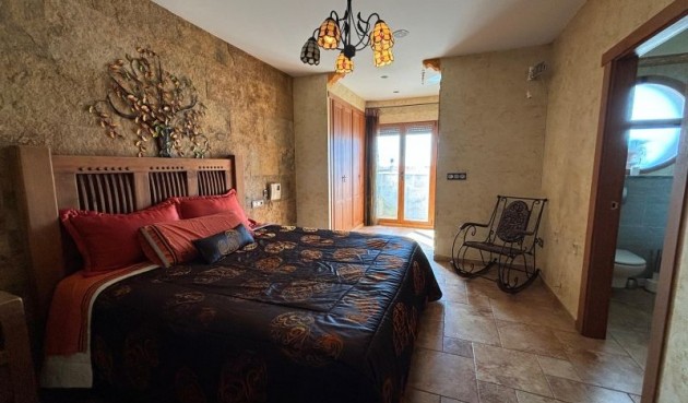 Resale - Villa -
Redován - Inland