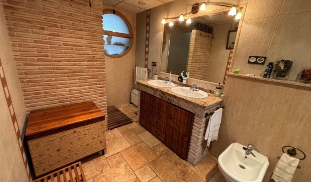 Resale - Villa -
Redován - Inland