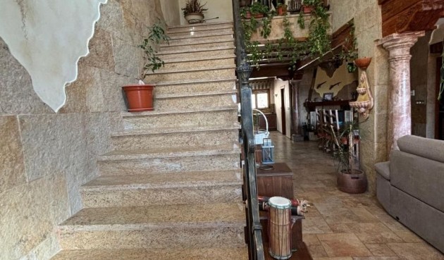 Resale - Villa -
Redován - Inland